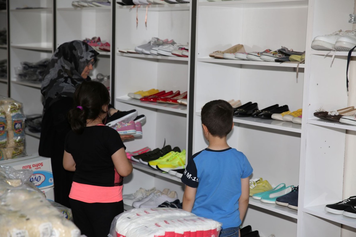 SOSYAL MARKET İYİLİĞE KÖPRÜ OLUYOR