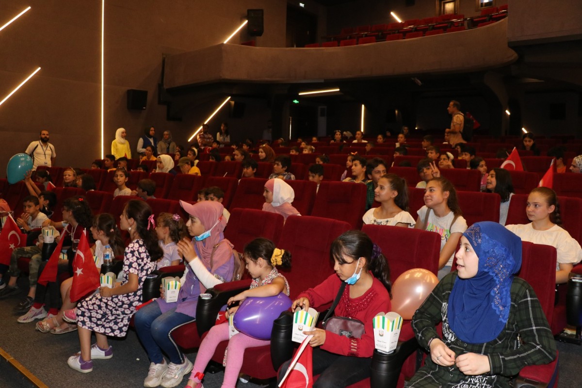 DİJİTAL SİNEMADA ÇOCUKLARA RAFADAN TAYFA İZLETİLDİ