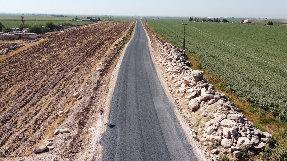 VİRANŞEHİR KIRSALINDA SATHİ ASFALT ÇALIŞMASI