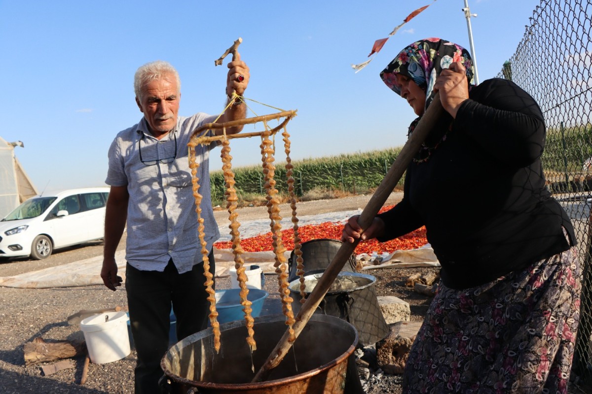ŞANLIURFALI KADINLAR ÜRETİME KATKI SAĞLIYOR