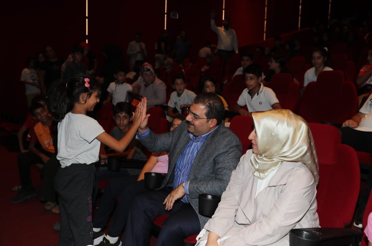 BAŞKAN CANPOLAT DÜNYA ÇOCUK GÜNÜNDE ÇOCUKLARI UNUTMADI