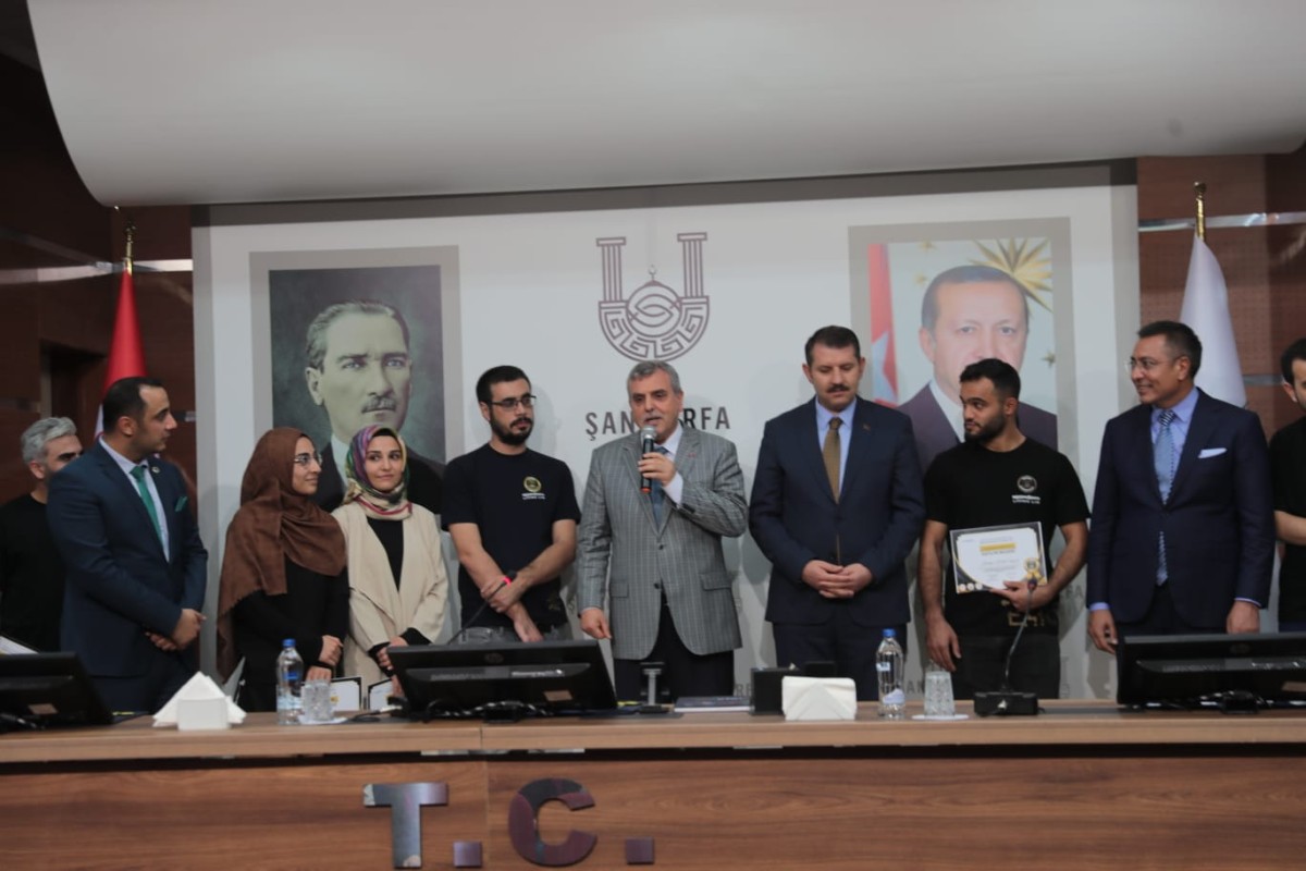 BAŞKAN BEYAZGÜL, ‘’İSTİHDAM ALANINDA GENÇLERİN YANINDAYIZ’’