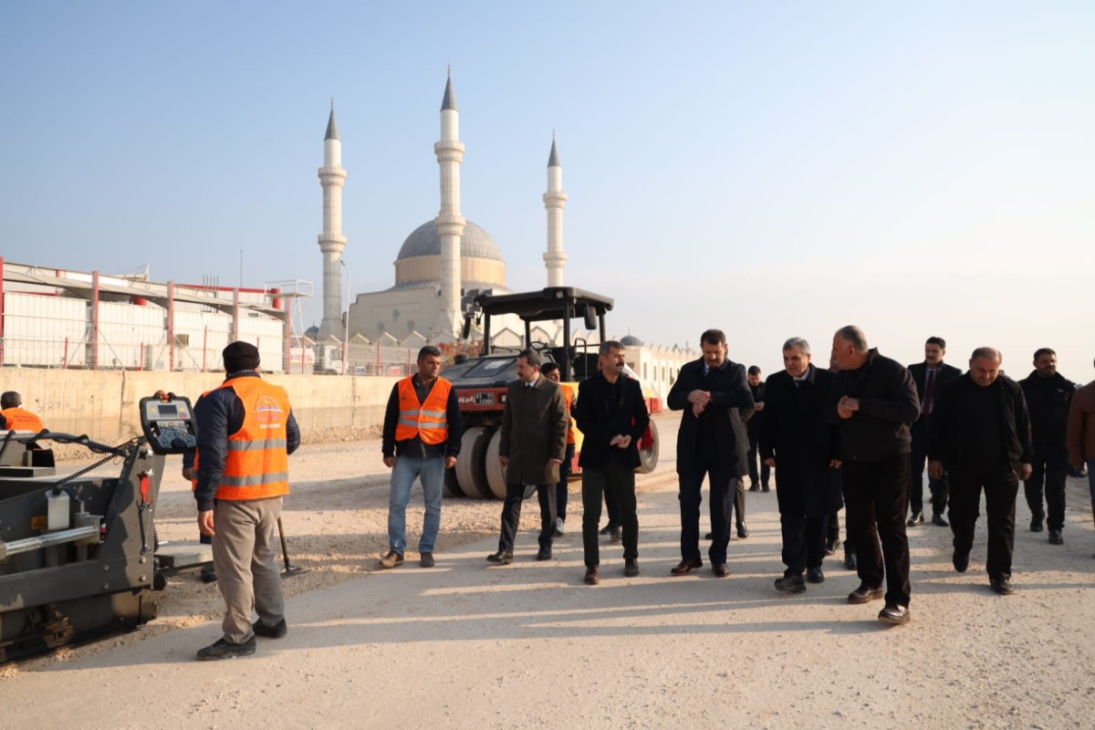 BAŞKAN BEYAZGÜL VE VALİ AYHAN’DAN TRAFİĞİ RAHATLATACAK SADUN PAŞA BULVARINDA İNCELEME