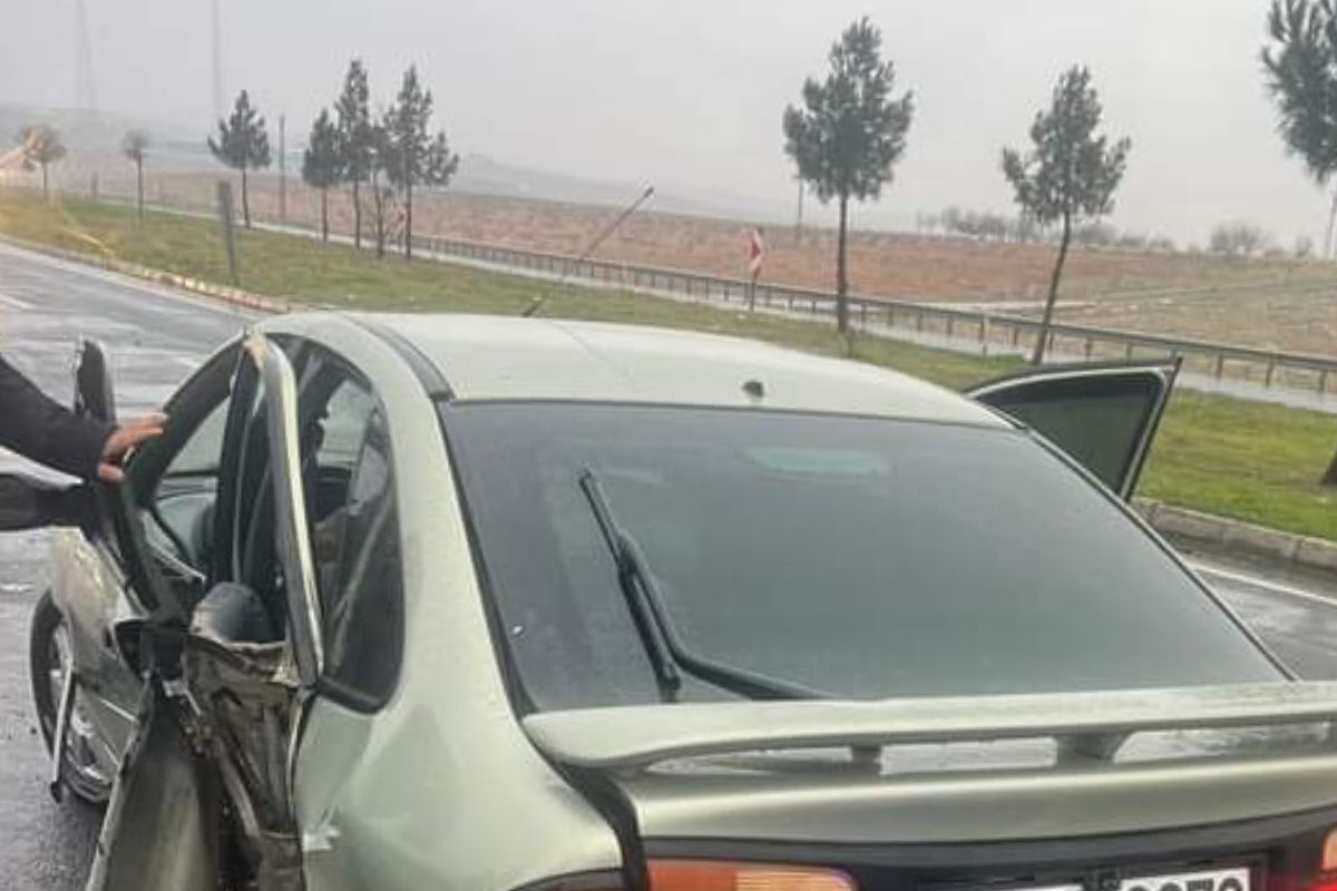 ŞANLIURFA VİRANŞEHİR YOLUNDA KAZA YARALILAR VAR 