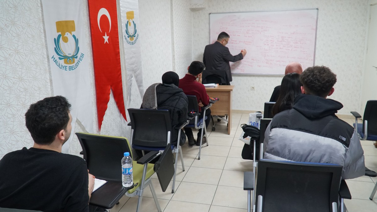 HALİLİYE BELEDİYESİNDEN GENÇLERE BİLGİSAYAR VE İNGİLİZCE KURSU 