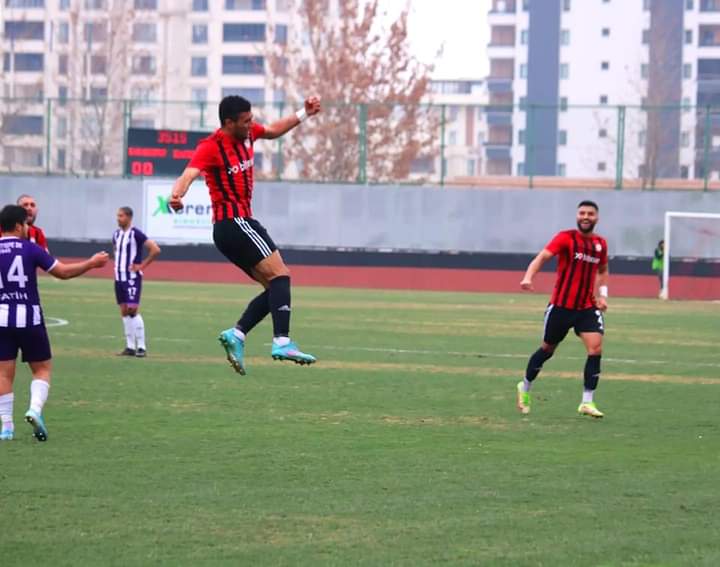 Eskişehirspor sahasında Karaköprü'ye boyun eğdi