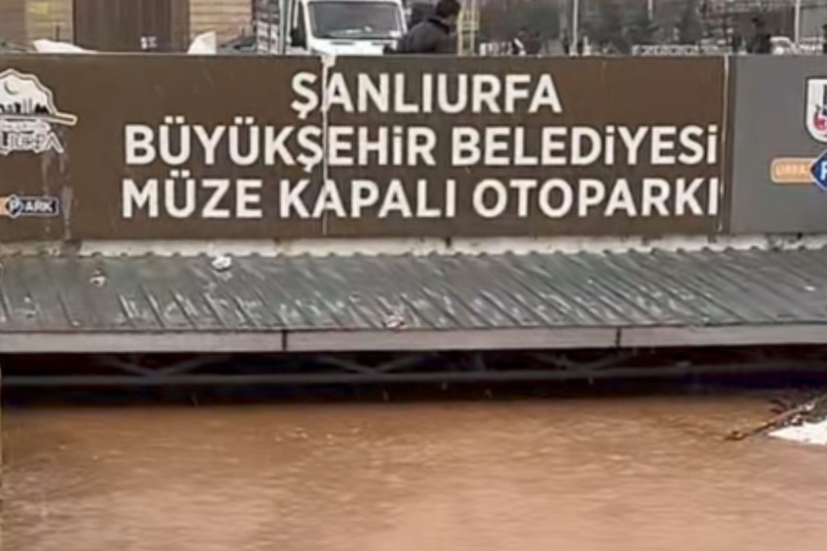 Urfa'da Kapalı Otopark Sel Sularıyla Doldu