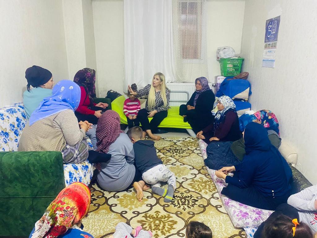 Çelebi Ak Partiye Hane Toplantıları Yaparak Destek İstiyor
