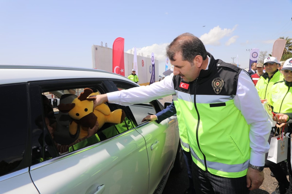 Vali Salih Ayhan Vatandaşların Bayramını Kutladı 