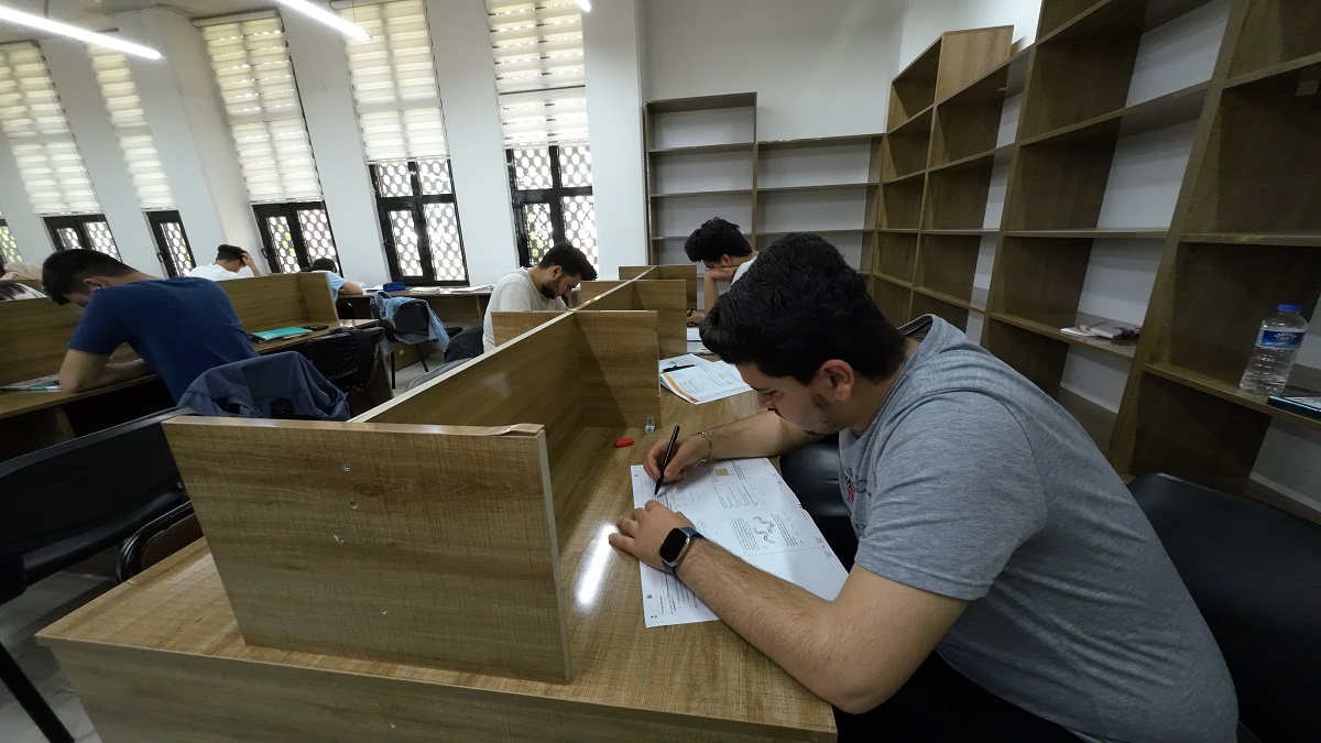 KARAKÖPRÜ OKUMA EVLERİYLE GENÇLERİN YANINDA  