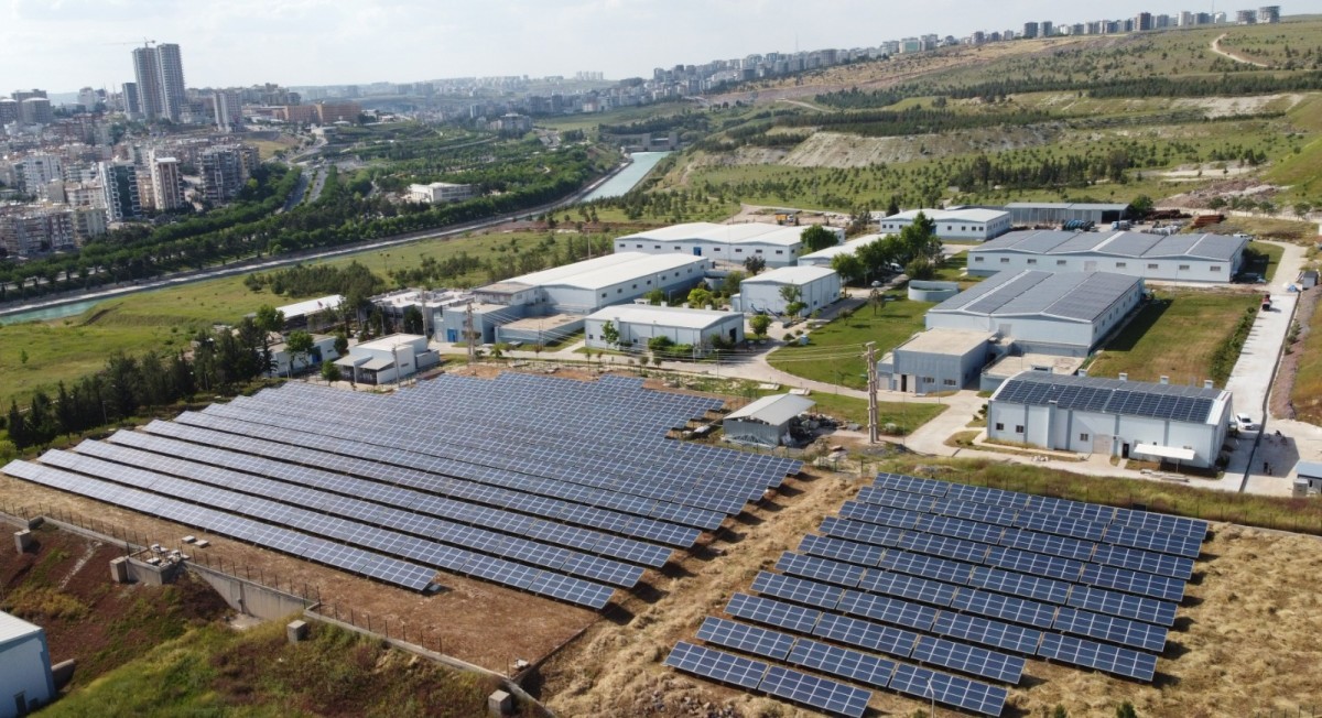 ŞUSKİ’DEN BÜYÜK TASARRUF, GES İLK KEZ ÇATILARDA UYGULANDI