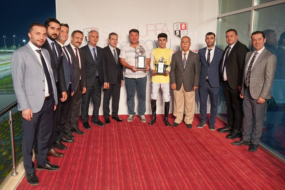 ŞUTSO KOŞUSU'NU BU YIL DA GOLD FIST KAZANDI