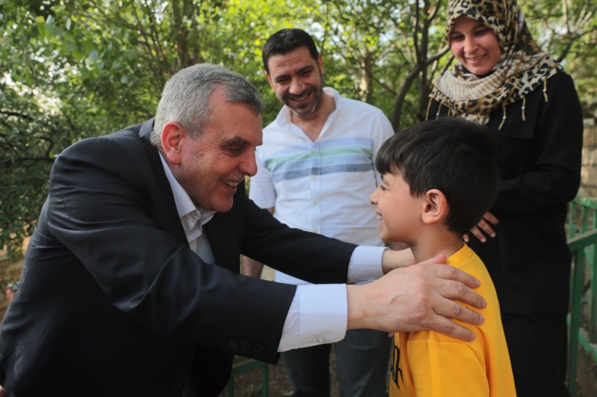 BAŞKAN BEYAZGÜL, 'BU BAYRAM PAYLAŞMANIN HUZUR İKLİMİNİ YAŞAYALIM'