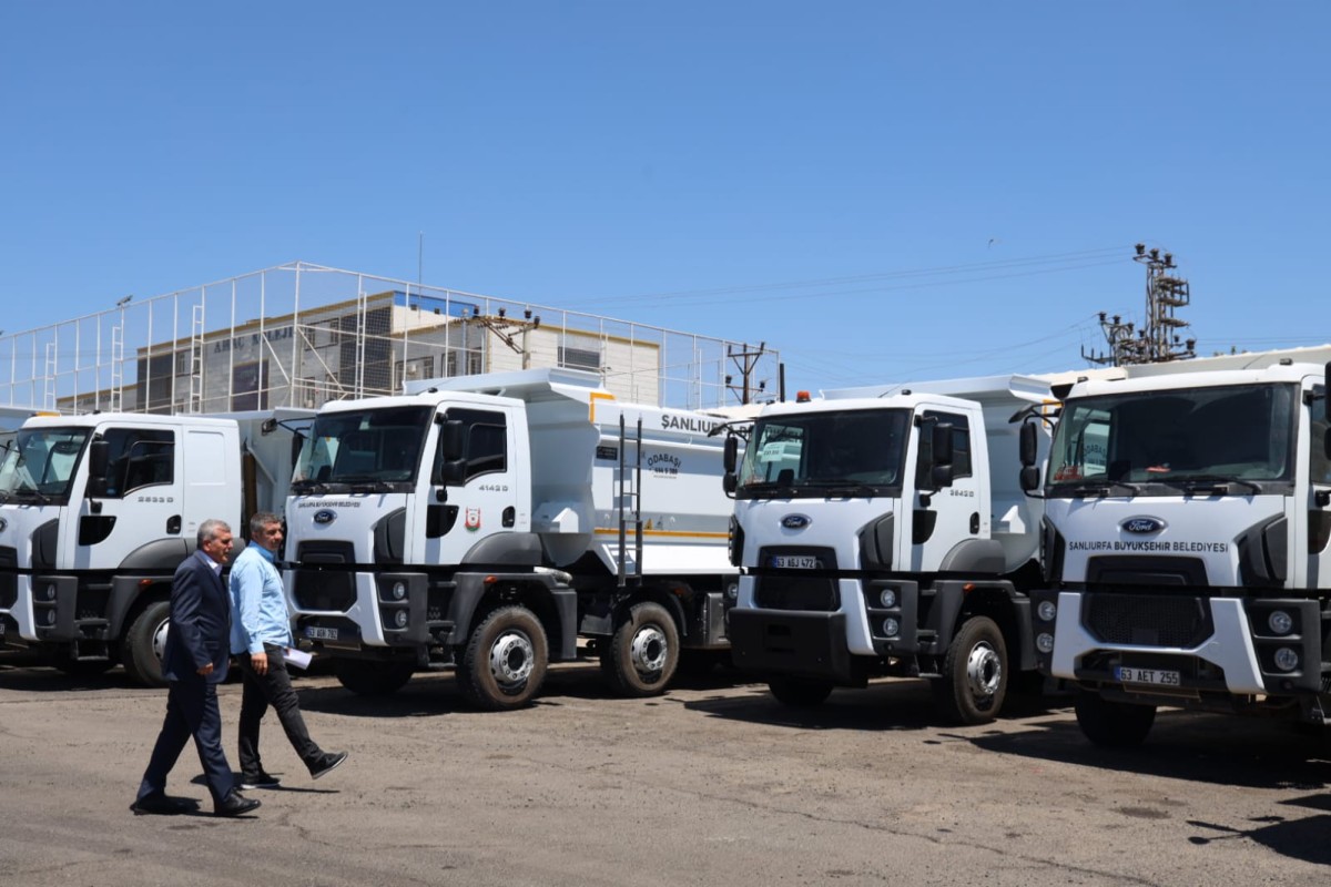 BAŞKAN BEYAZGÜL, FİLOYA KATTIĞIMIZ YENİ ARAÇLARIMIZ ŞEHRİMİZE HAYIRLI OLSUN