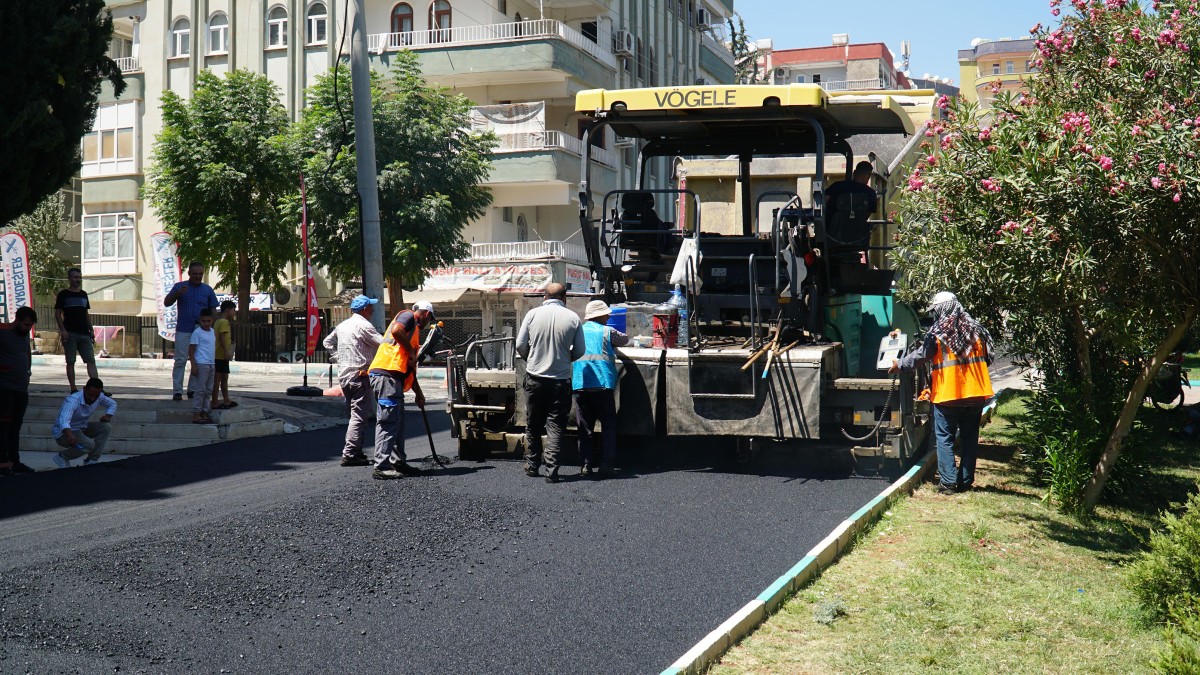 HALİLİYE’DE ÜSTYAPI ÇALIŞMALARIYLA MAHALLELERİN ÇEHRESİ DEĞİŞİYOR