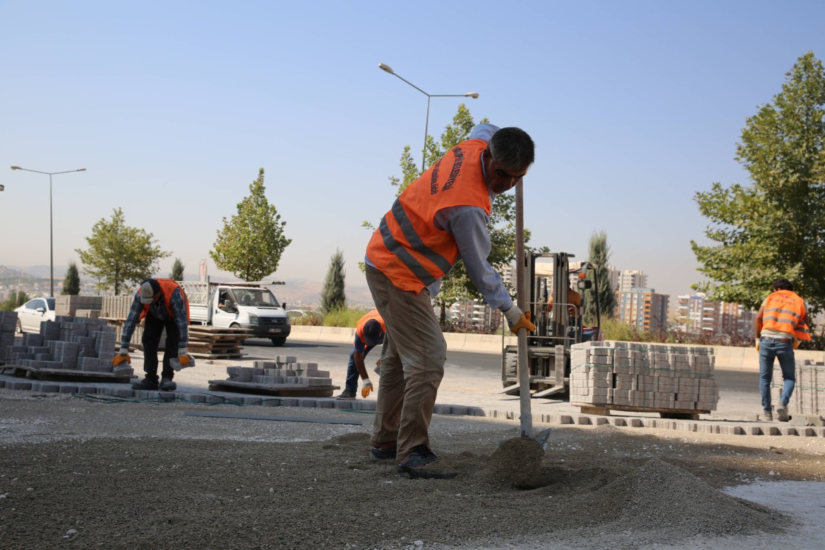 MEHMETÇİK’TE YENİ YOLLAR HİZMETE SUNULUYOR