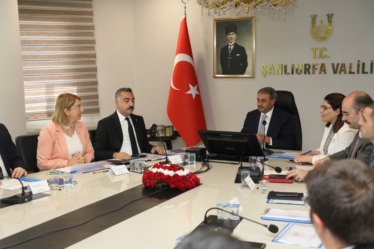 VALİ ŞILDAK’TAN DEPREM DEĞERLENDİRME TOPLANTISI