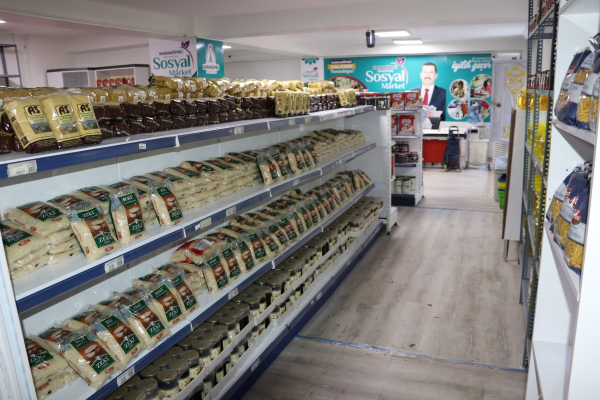 KARAKÖPRÜ’DE İHTİYAÇLAR SOSYAL MARKETTE GİDERİLİYOR
