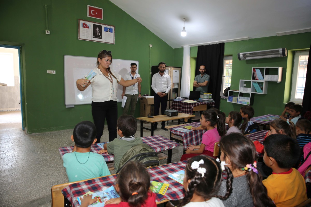 KARAKÖPRÜ KIRSALINDA SAĞLIK VE GERİ DÖNÜŞÜM EĞİTİMLERİ VERİLİYOR