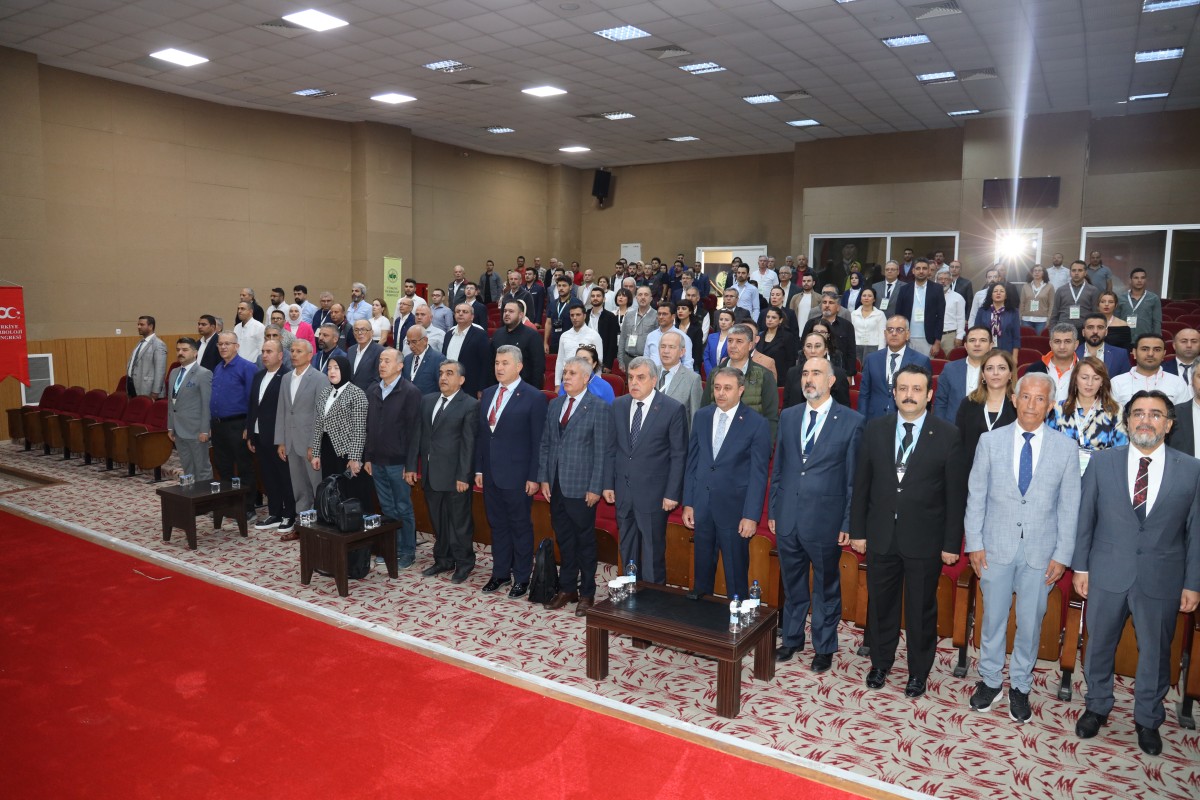 BAŞKAN BEYAZGÜL 100. YIL TÜRKİYE HERBOLOJİ KONGRESİNE KATILDI
