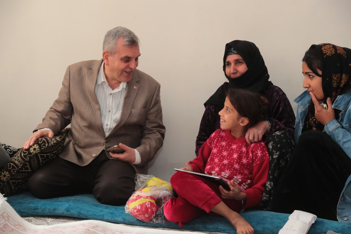 BAŞKAN BEYAZGÜL, EV ZİYARETLERİNİ SÜRDÜRÜYOR