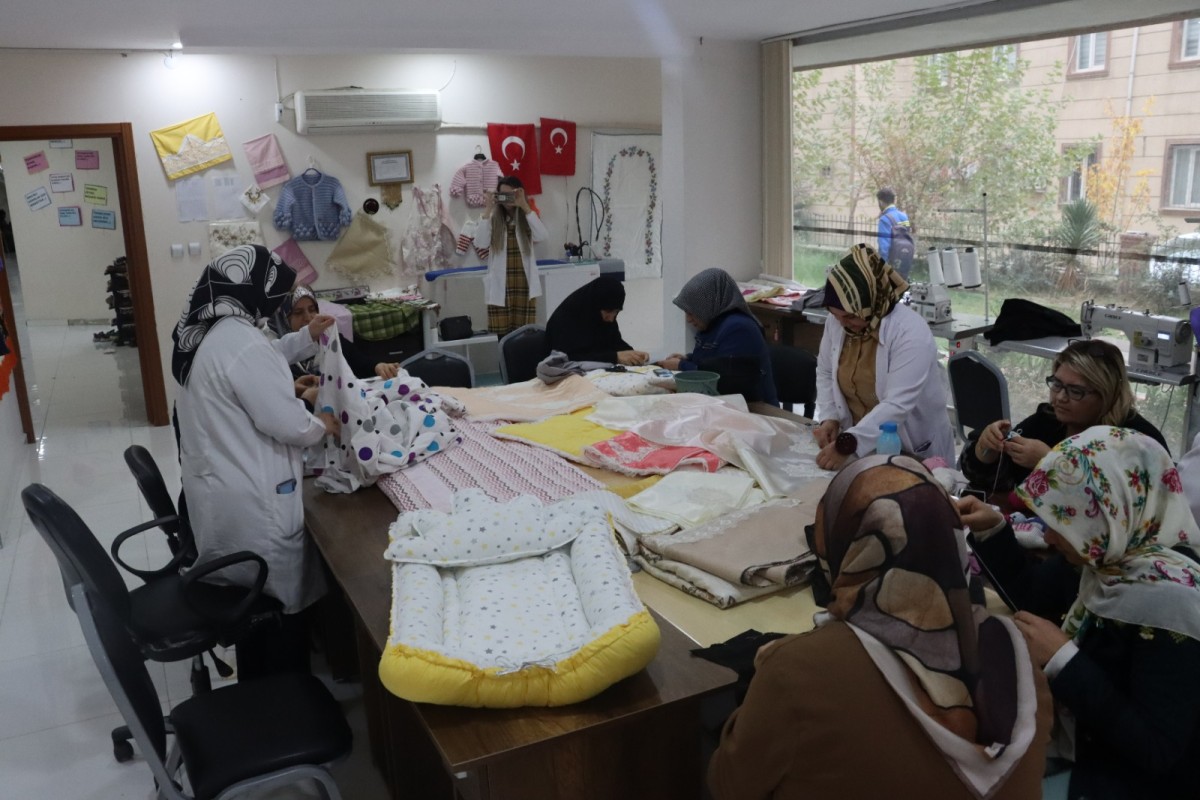 GENÇLİK MERKEZLERİNE YOĞUN İLGİ