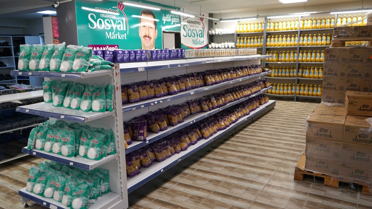 KARAKÖPRÜ'DE SOSYAL MARKET İLE YÜZLER GÜLÜYOR