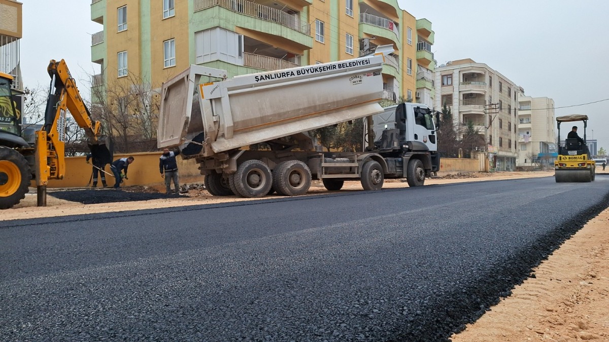BÜYÜKŞEHİR’DEN KENT MERKEZİNDE ASFALT ÇALIŞMASI