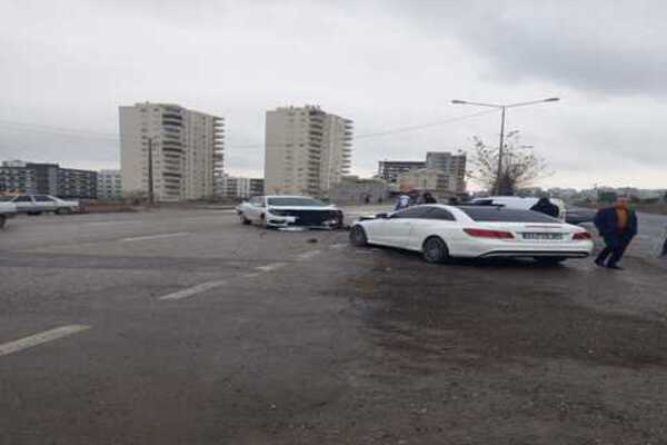 Şanlıurfa'da Trafik Kazası: 3 Araç Birbirine Girdi  