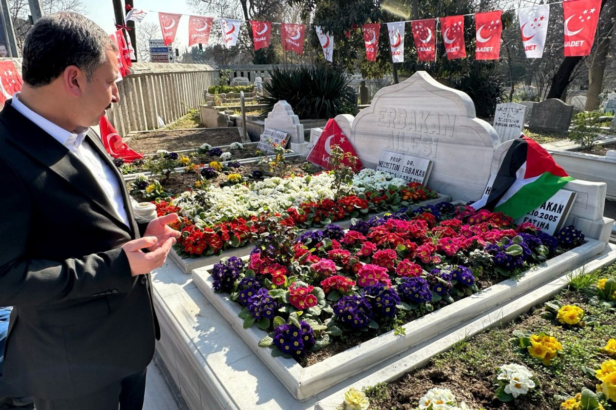 BAŞKAN BAYDİLLİ'DEN ERBAKAN'IN KABRİNE ZİYARET