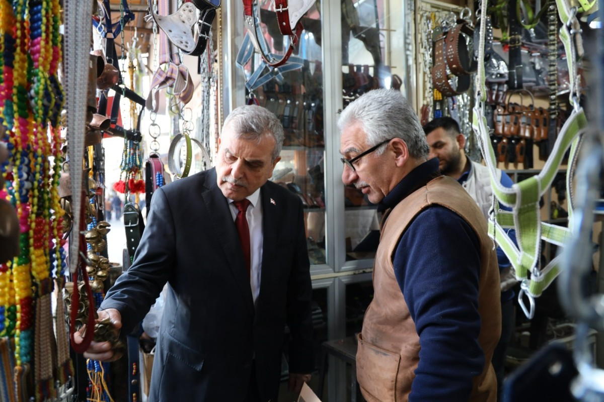 AK ADAY BEYAZGÜL’DEN ESNAF ZİYARETİ