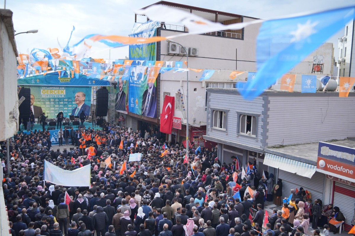 CEYLANPINAR’DA AK SEVDA SOKAKLARA TAŞTI