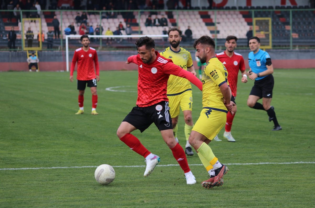 Lider Karaköprü Belediyespor, berabere kaldı! 