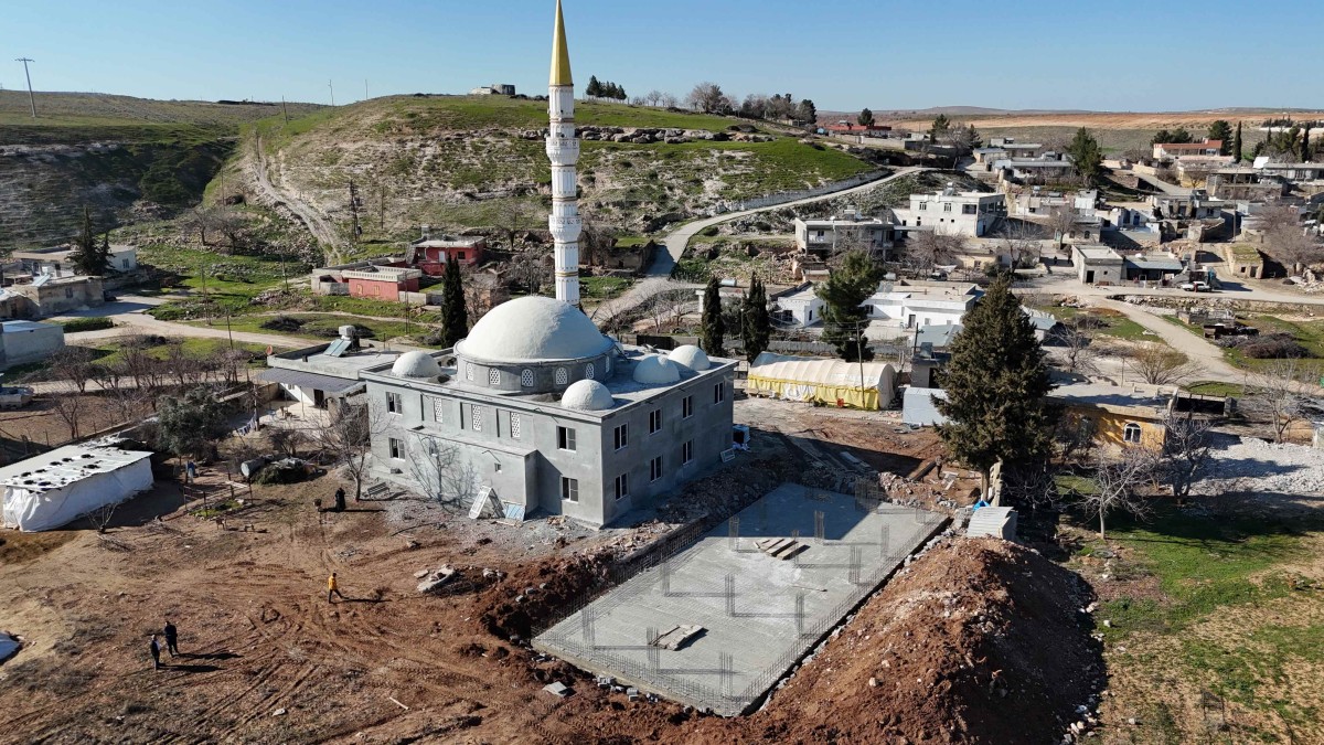 KARAKÖPRÜ KIRSALINA YENİ ÇOK AMAÇLI SALONLAR KAZANDIRILIYOR
