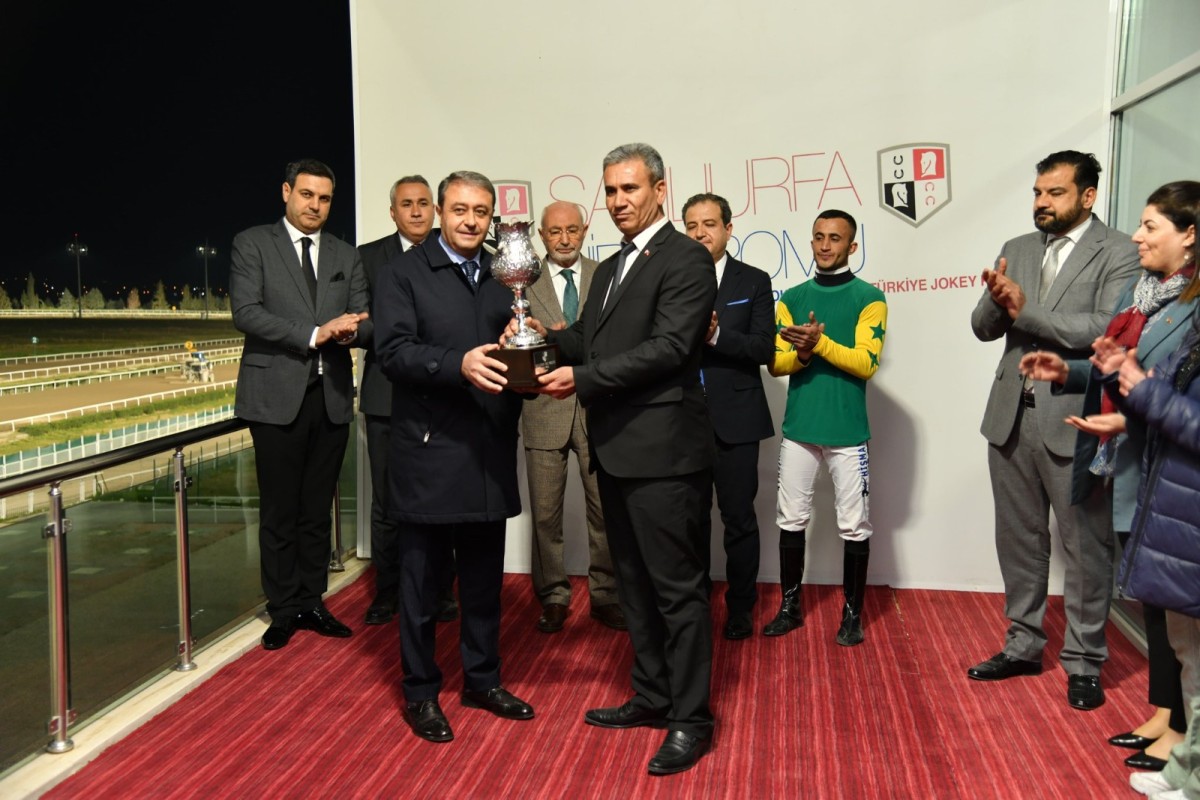 ŞANLIURFA VALİ KUPASI KOŞUSU TAMAMLANDI