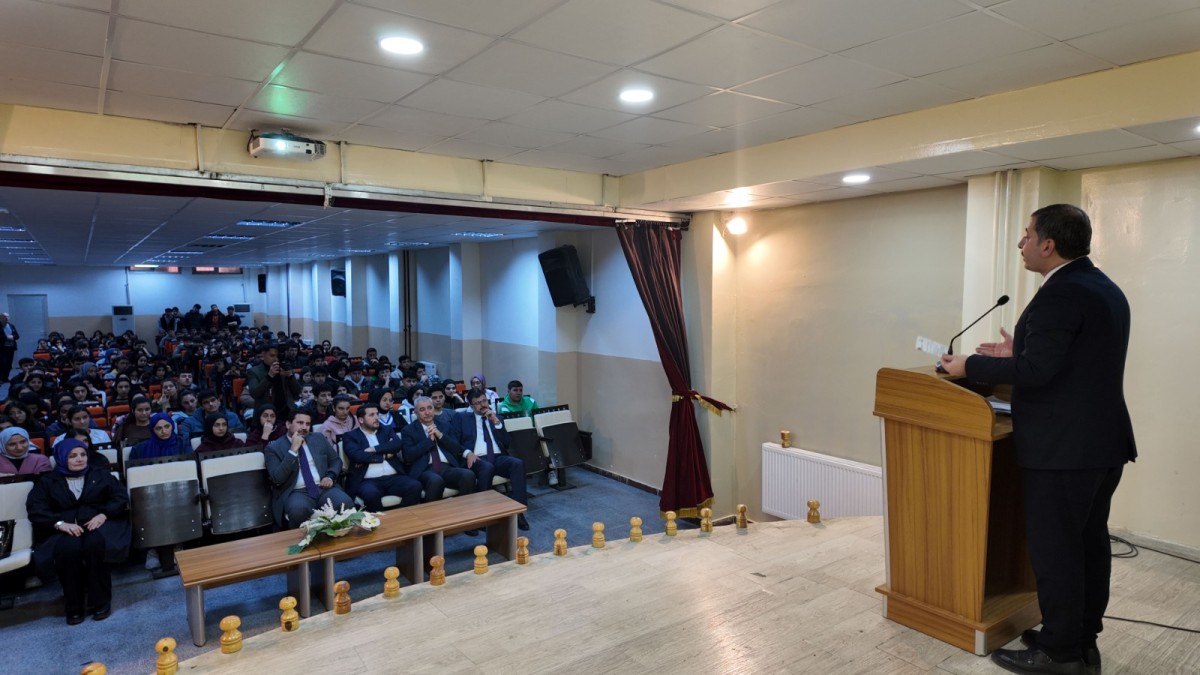 BAŞKAN BAYDİLLİ ÖĞRENCİLERLE BULUŞTU