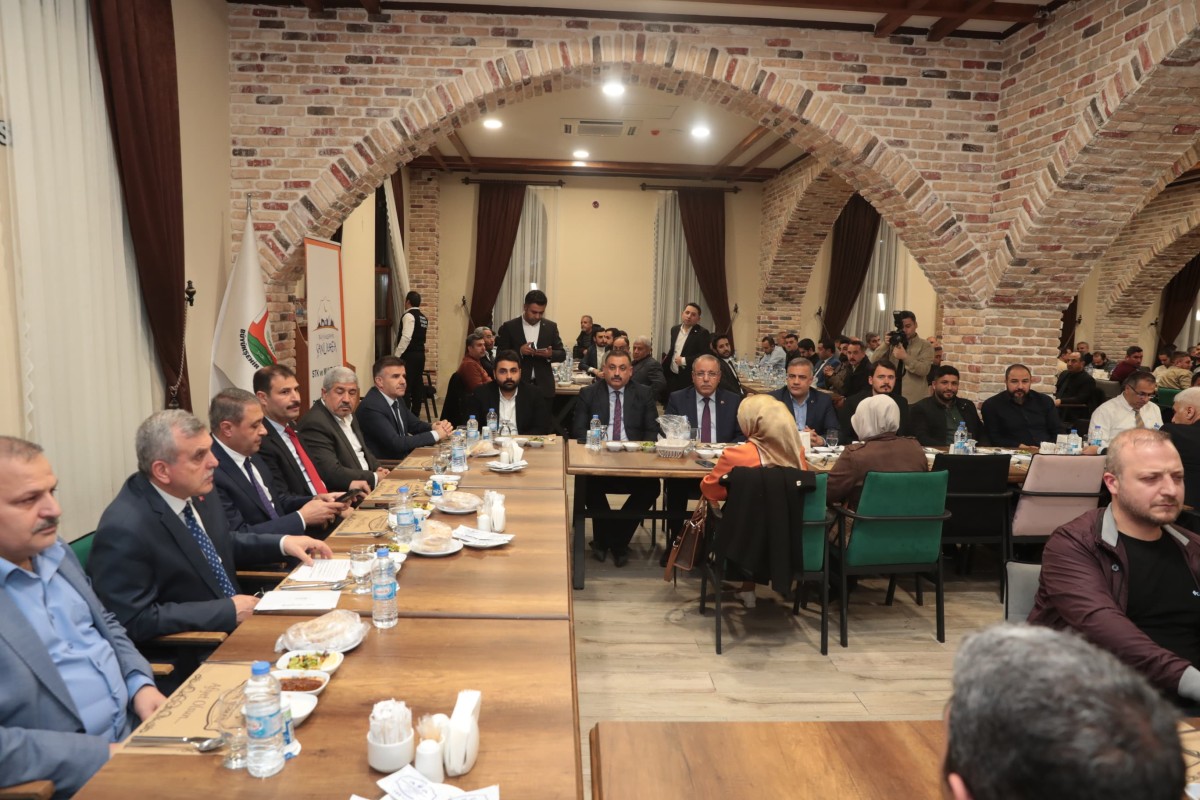 BAŞKAN BEYAZGÜL, YEŞİLAY GÖNÜLLÜLERİYLE BULUŞTU
