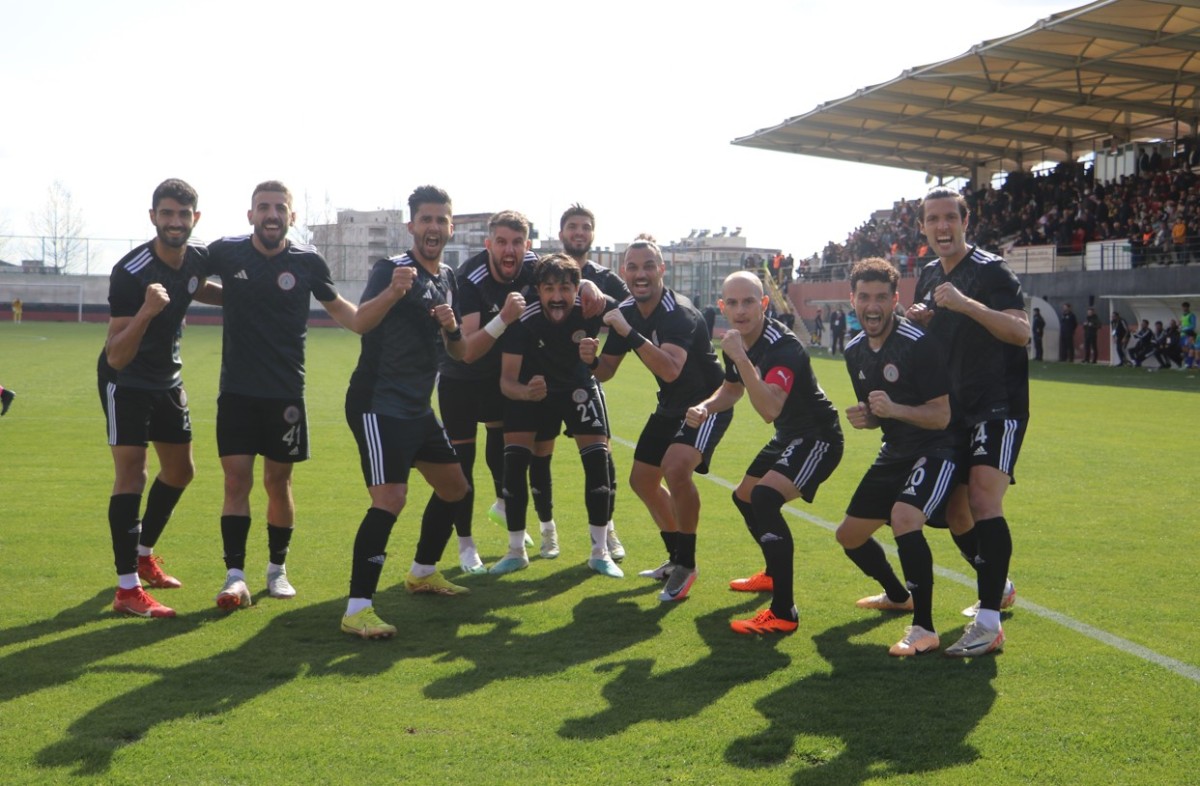 LİDER ŞAMPİYONLUĞA ADIM ADIM İLERLİYOR
