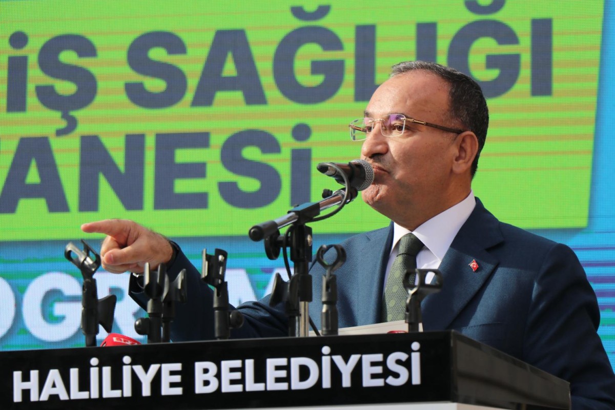 Bozdağ : Makam derdinde’ değiliz diyenler makam için parti değiştirdi! 