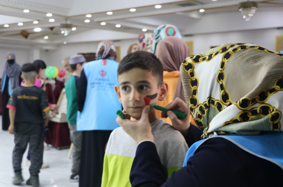 ŞANLIURFA’DA İFTAR SOFRASI YETİM ÇOCUKLAR İÇİN KURULDU