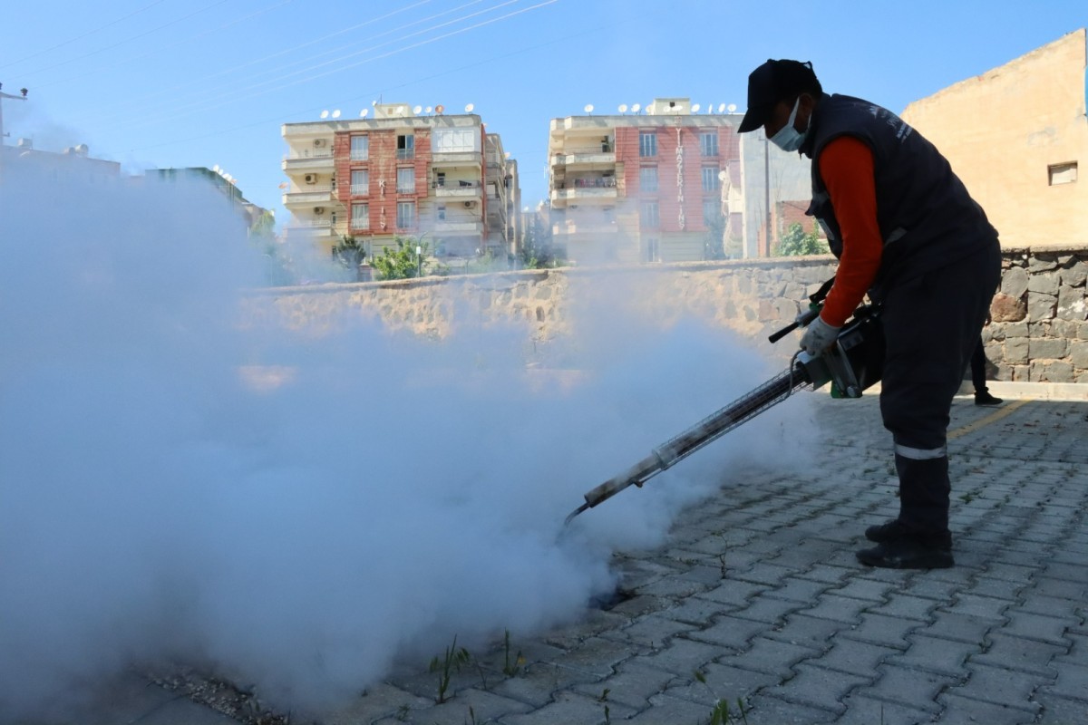 BÜYÜKŞEHİR’DEN KENT GENELİNDE İLAÇLAMA SEFERBERLİĞİ