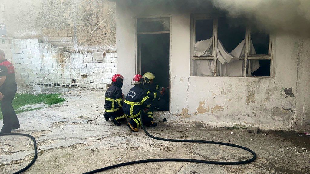 Şanlıurfa'da madde bağımlısı evini yaktı 