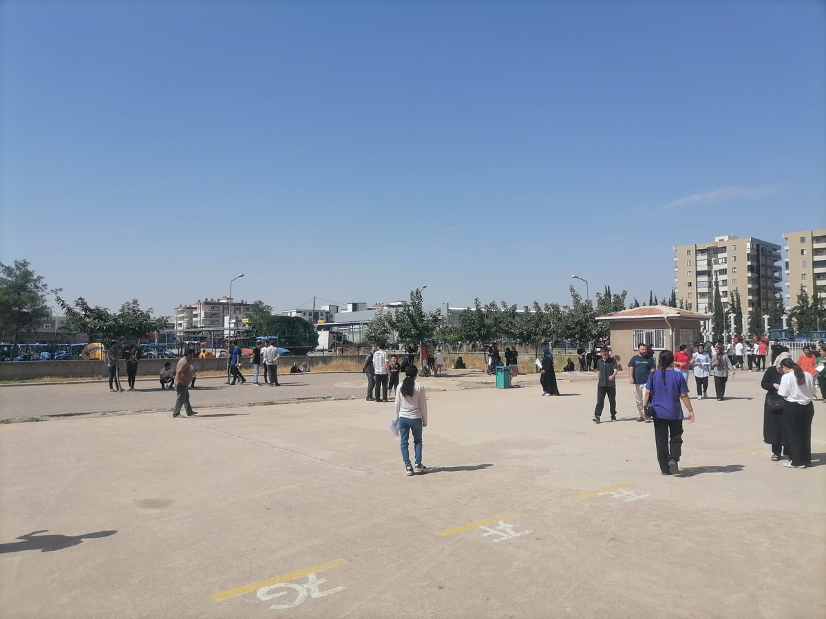 Hem AYT Sınavında Terleyeceğiz! Hem Kliması Olmayan Sınıflarda!