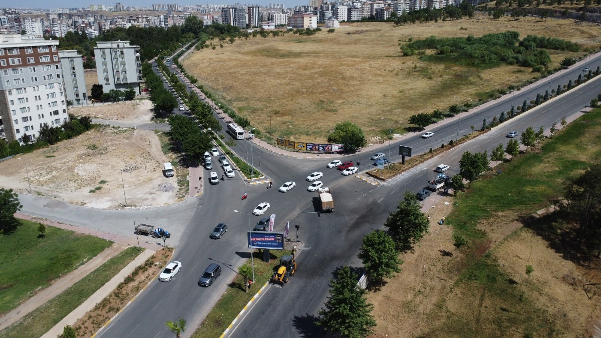BÜYÜKŞEHİR SORUNSUZ BİR ULAŞIM HEDEFİ İLE ÇALIŞIYOR