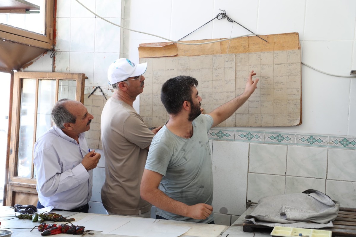 Başkan Kuş Borçları Ödedi Veresiye Defterleri Fırında Yakıldı