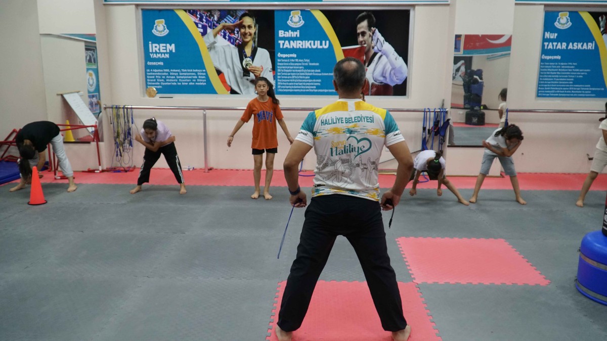 HALİLİYELİ GENÇLERİN ADRESİ YAZ SPOR OKULLARI OLUYOR