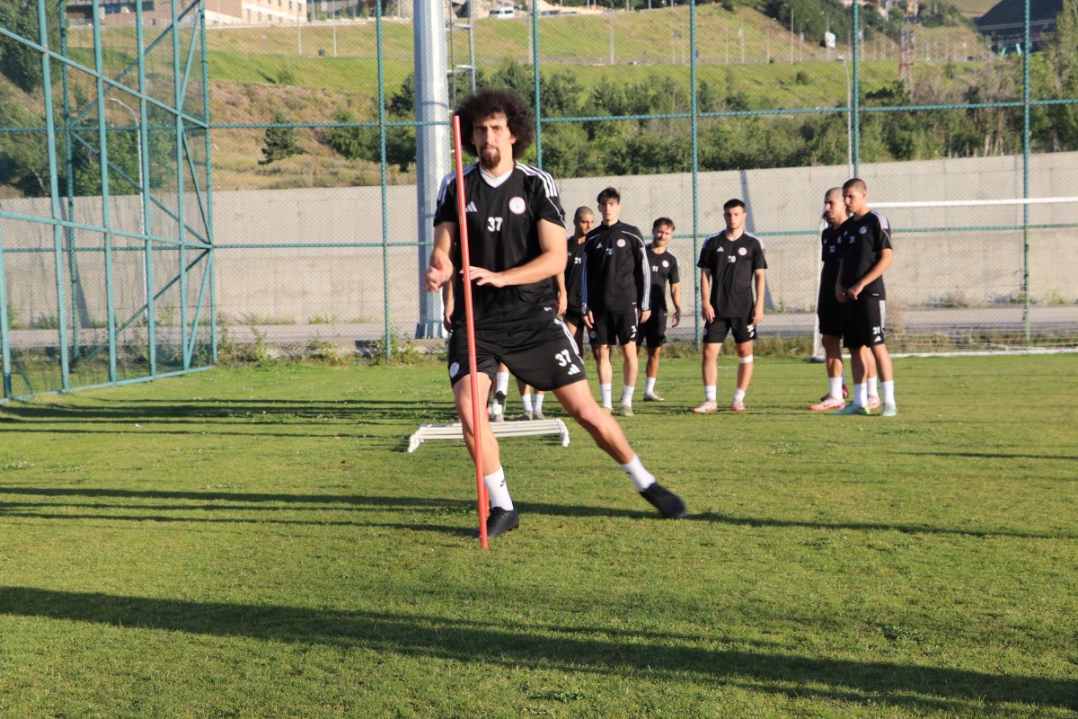 KARAKÖPRÜ BELEDİYESPOR'UN KAMPI TAMAMLANDI