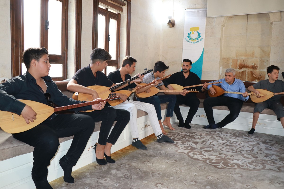 KÜLTÜR VE SANAT EVİ İLE KURSİYERLER YETENEKLERİNİ KEŞFEDİYOR 