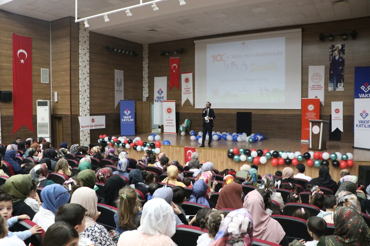 MİNİK ÇOCUKLAR ‘ÇOCUK ŞENLİĞİNDE’ EĞLENDİ