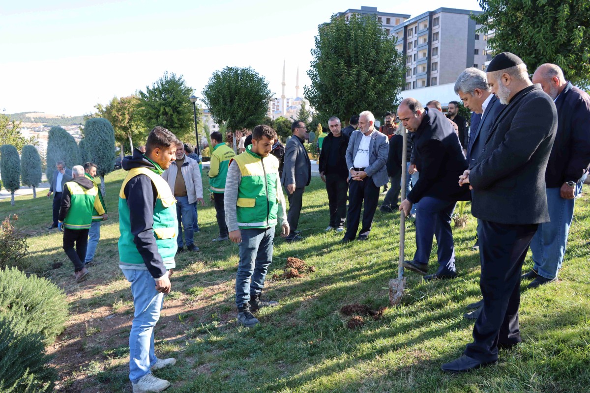 YEŞİL BİR KARAKÖPRÜ İÇİN AĞAÇLANDIRMA KAMPANYASI SÜRÜYOR